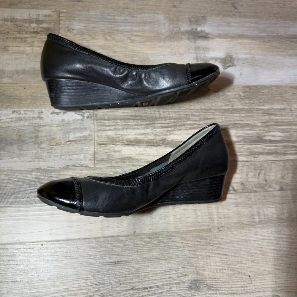Cole Haan Air Tali Sloane Black Leather Patent Cap Toe Wedge D38134 size 7.5B